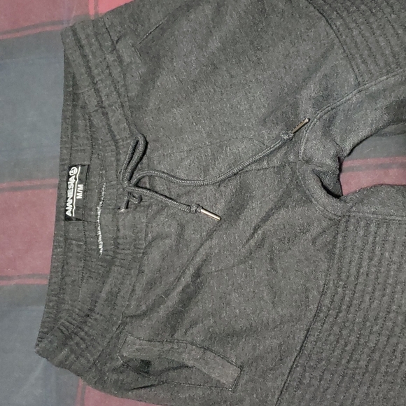 AMNESIA Medium Joggers - Picture 2 of 5